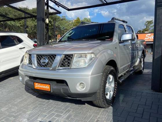 NISSAN FRONTIER 2.5 LE 4X4 CD TURBO ELETRONIC DIESEL 4P AUTOMÁTICO